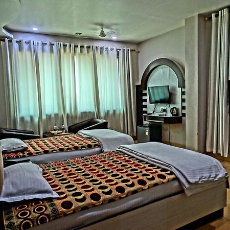 Hotel Garv Residencia Gaya Buitenkant foto